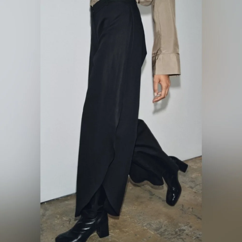 ZARA WIDE LEG PANTS WITH VENTS Black